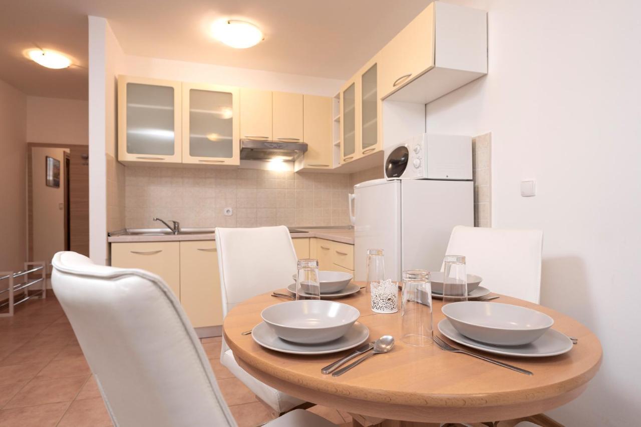 Villa Dalmatia Apartments โบล ภายนอก รูปภาพ